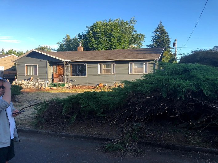 Ranch home with new roof, Portland OR